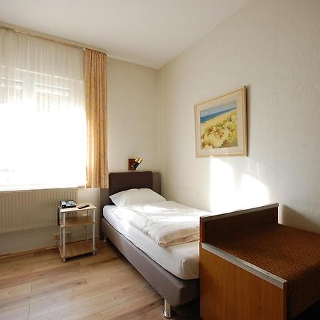 Hotel Haus Isenburg Neu-Isenburg Exteriör bild